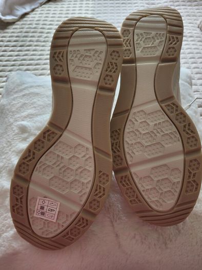 Skechers New 6.5