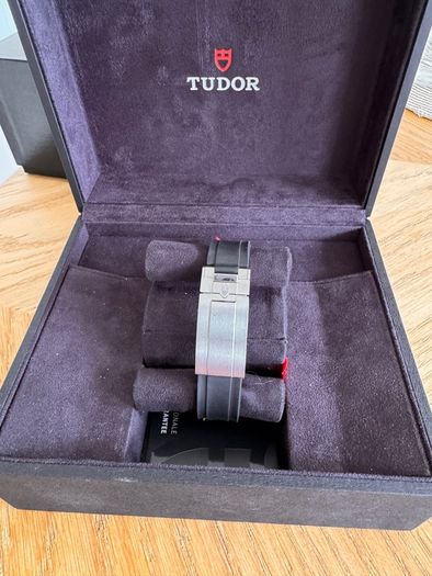 Tudor Black Bay 58 - bracelet, rubber and NATO