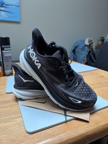 Hoka shoes Clifton 9