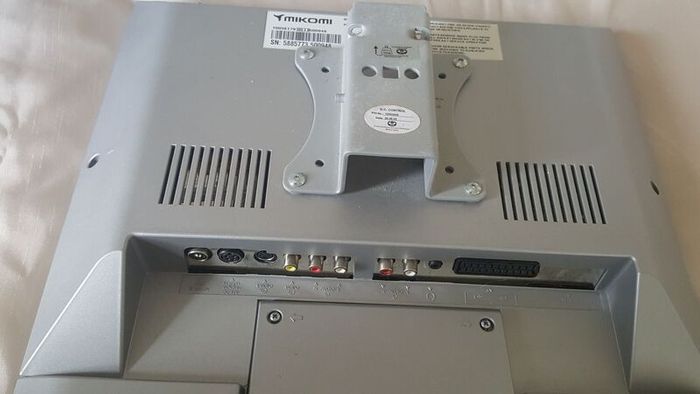 15" TV monitor