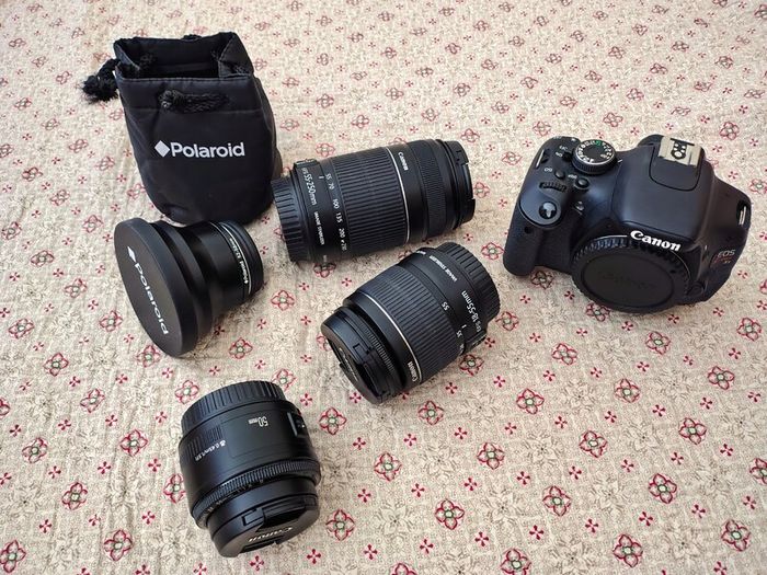 Canon Eso D600 Dslr Camera with 3 lenses and lots of extras