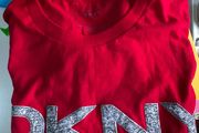 DKNY T-shirt New Size L