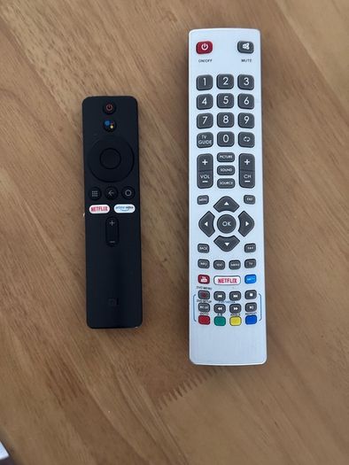 55" Sharp 4K 55BJl + Mi Box + Ambient lighting