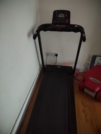 Body train motorised treadmill