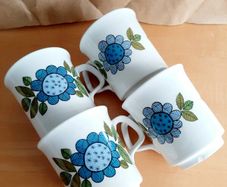 Vintage coffee cups (4)