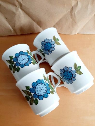 Vintage coffee cups (4)