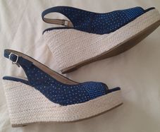 Xli wedge shoes size 4
