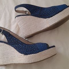 Xli wedge shoes size 4