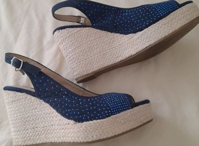 Xli wedge shoes size 4