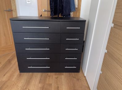 Black Chest of Drawers & Lockers