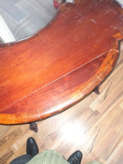 Beautiful Antique Kidney Shape Table