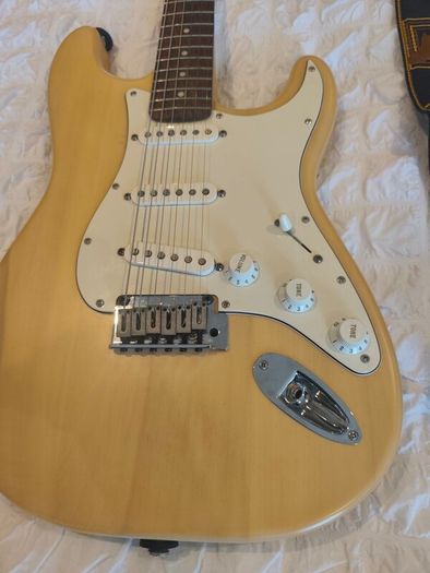 Fender Squier Stratocaster (Standard Series)