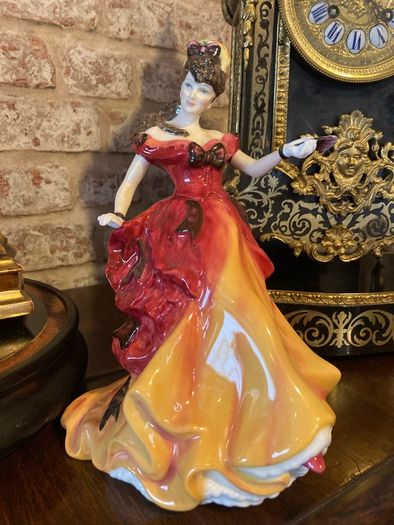 Royal Doulton figurine "Belle