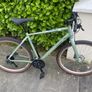 As new Cube Hyde city bicycle Image 3