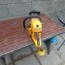 petrol chainsaw Image 2