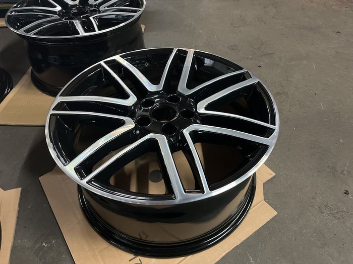 19" OE Audi wheels like new