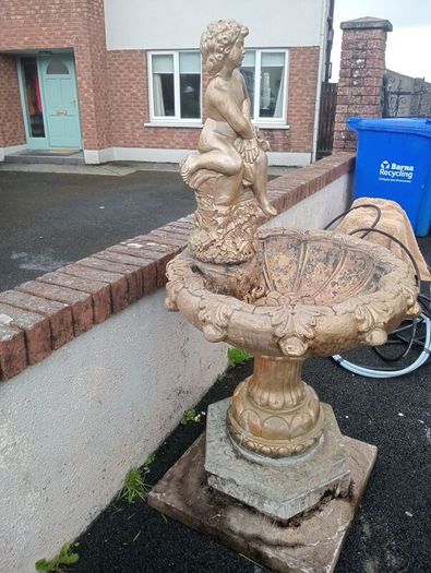 Milo concrete studio garder water fountain