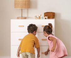 White chest of drawers