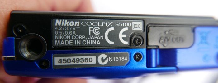Nikon Coolpix S5100 Red 12.2MP 5X Optical Digital Camera from Japan (charging cable and 4Gb SD card)
