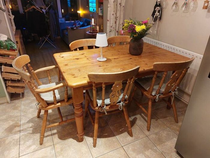 Kitchen Table & 6 Chairs