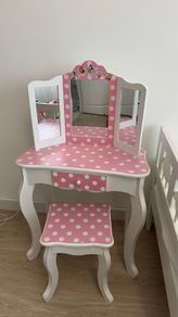 Kids dressing table