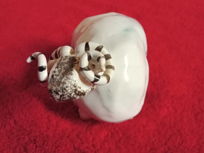 Old Ram  ( Ornament/ Figurine  )