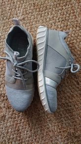 Grey Trainers  Size 7