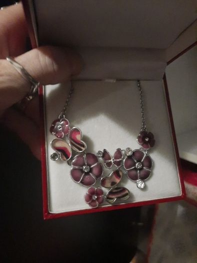stunning necklace