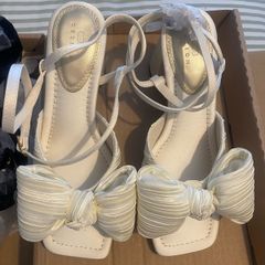 PACKAGE: wedding shoes , wedges and hairband