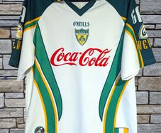 2005/06 Ireland International Rules Jersey Size Small