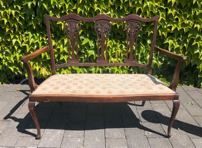 Showframe 2 seater couch