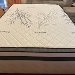 King size bed base and mattress
