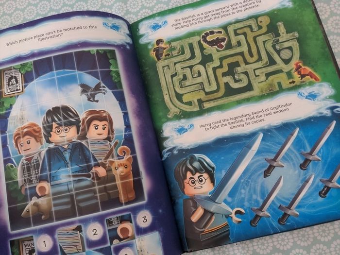 Lego Harry Potter Hogwarts Yearbook 2020
