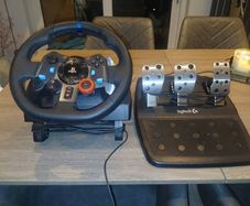 playstation stering wheel and pedals logitech