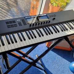 Native Instruments S61 Mk2