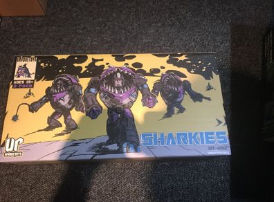 Unique toys transformers Sharkies Shakticons