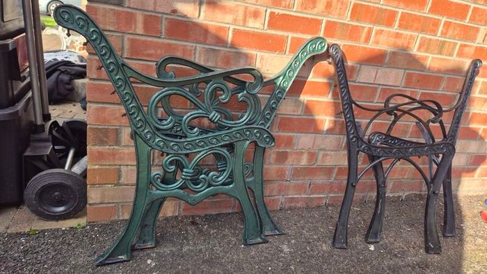 iron cast garden bench sides end