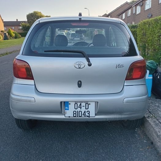 2004 Toyota vitz