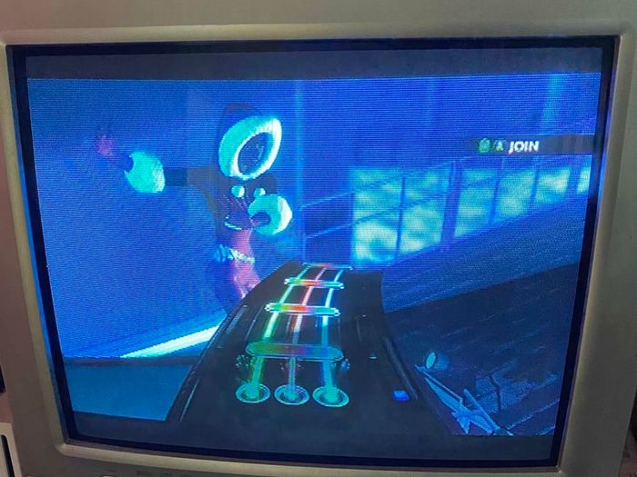 dj hero plus x box 360, with 2 dj hero disc