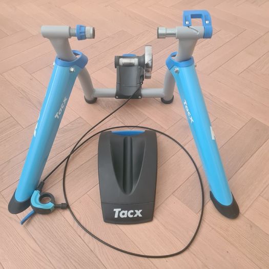 Tacx cycling trainer