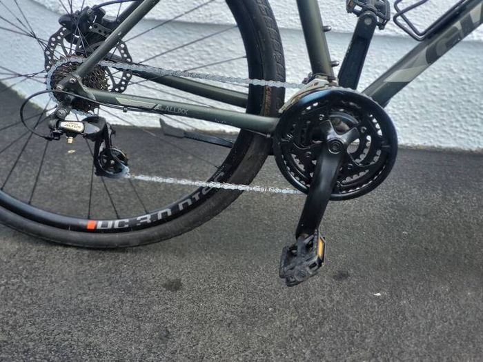 Giant escape oil brake..NO offers