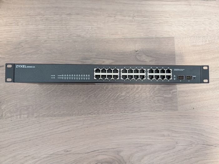 Switch, 24-Port, Gigabit Ethernet
