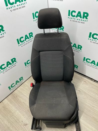 2011 Volkswagen Polo Front Seats