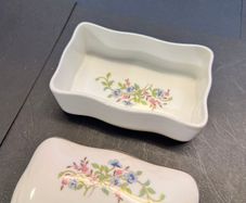 Claddagh China Galway Trinket box with lid