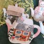 Cottage House teapots Image 3