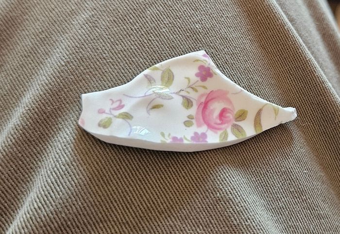 St.George China vase needs small repair