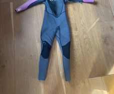 wetsuit