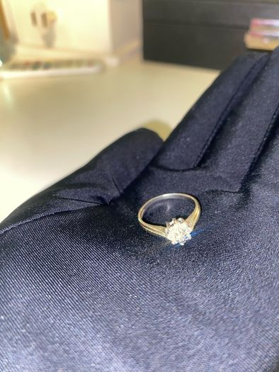 Diamond Ring Authentic with Receipt Good Condition