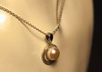 Sterling Silver Freshwater Cultured Pearl Pendant and Chain