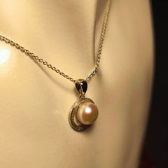 Sterling Silver Freshwater Cultured Pearl Pendant and Chain